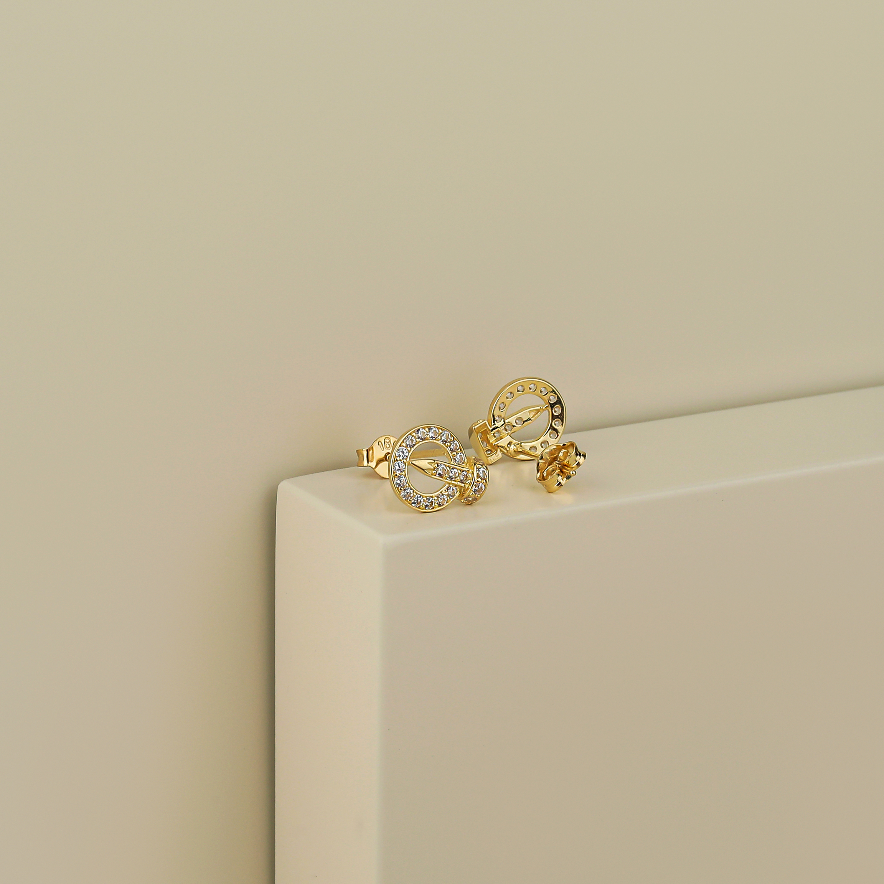 18 karat gold net ring, made in Turkey - (H-0595)